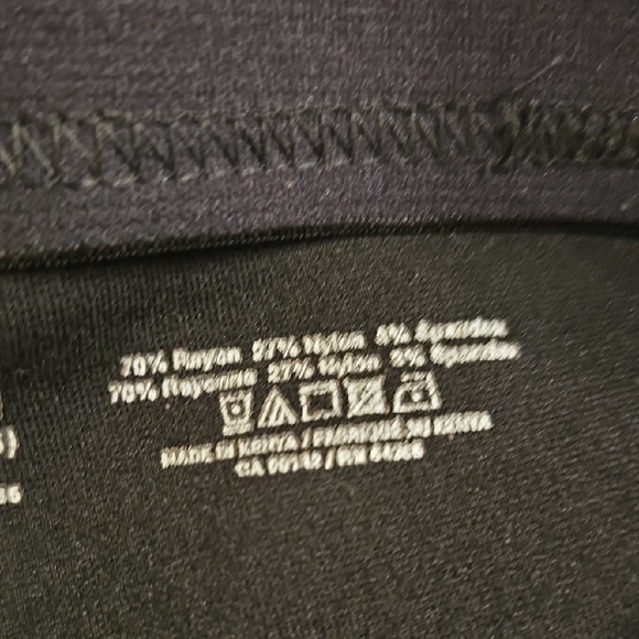 Peter Nygard Slims Elegant Black Women's Bermudas - Picture 13 of 13